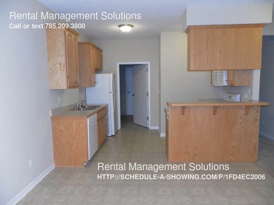 2712 SE Taurus Ct - Photo 2 of 9