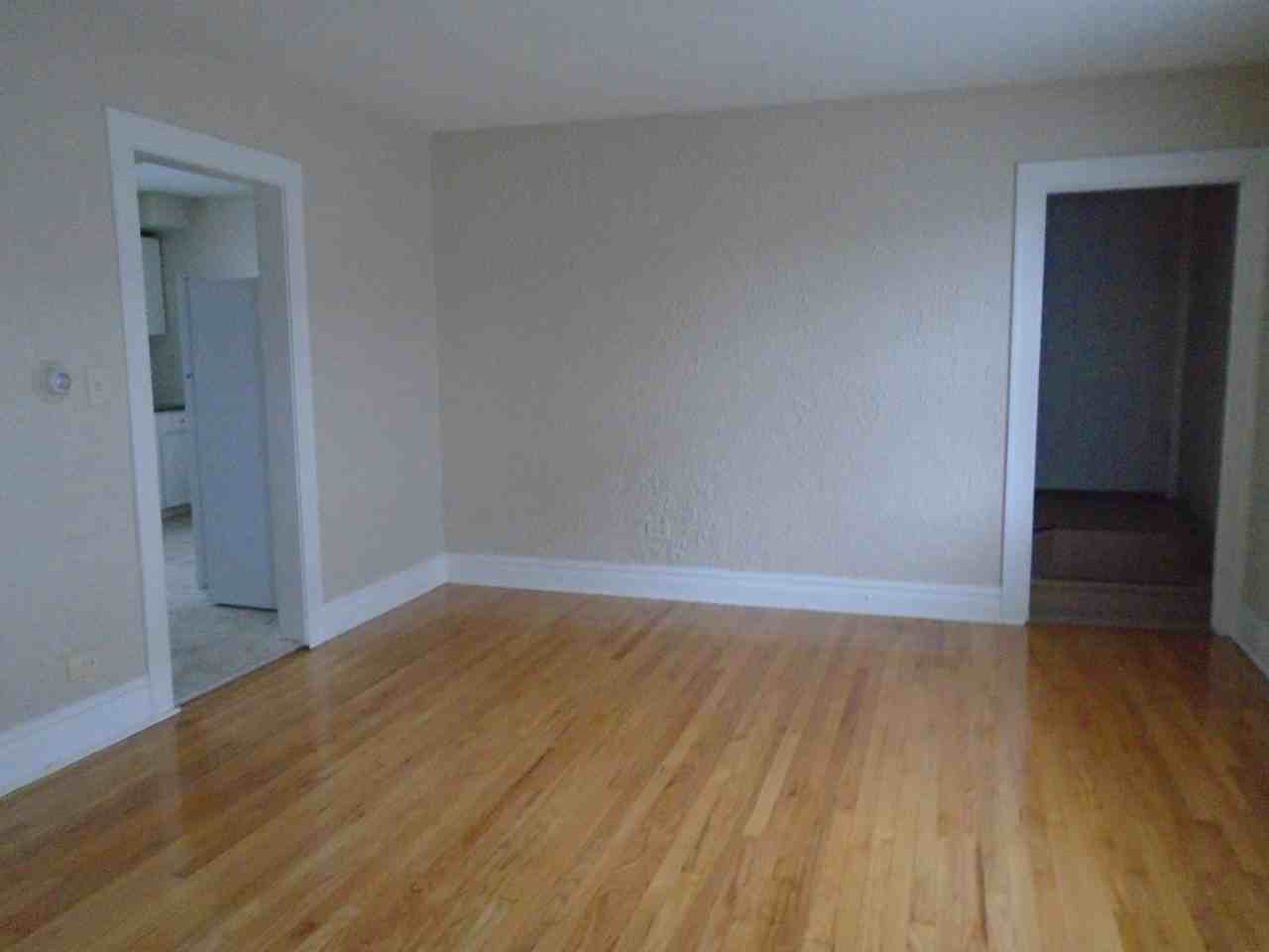 1531 Lincoln St - Photo 2 of 15