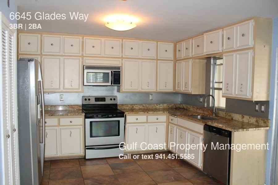 6645 Glades Way - Photo 2 of 11