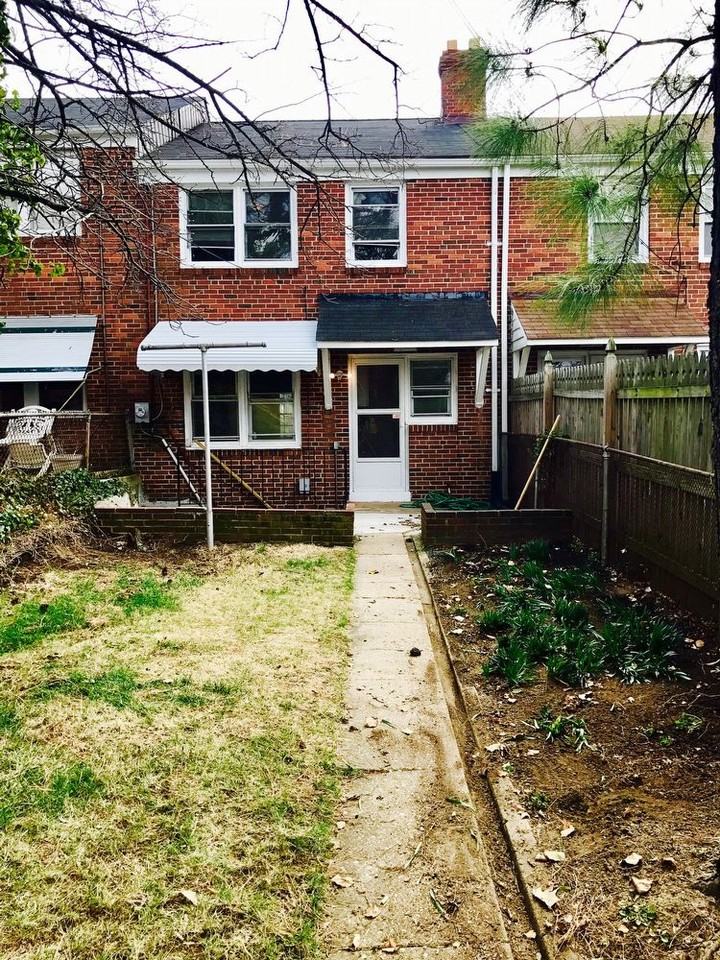 1204 Cochran Ave - Photo 2 of 17