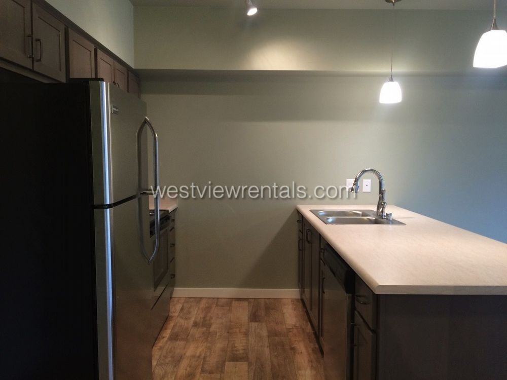 203 E Laurel St - Photo 3 of 10