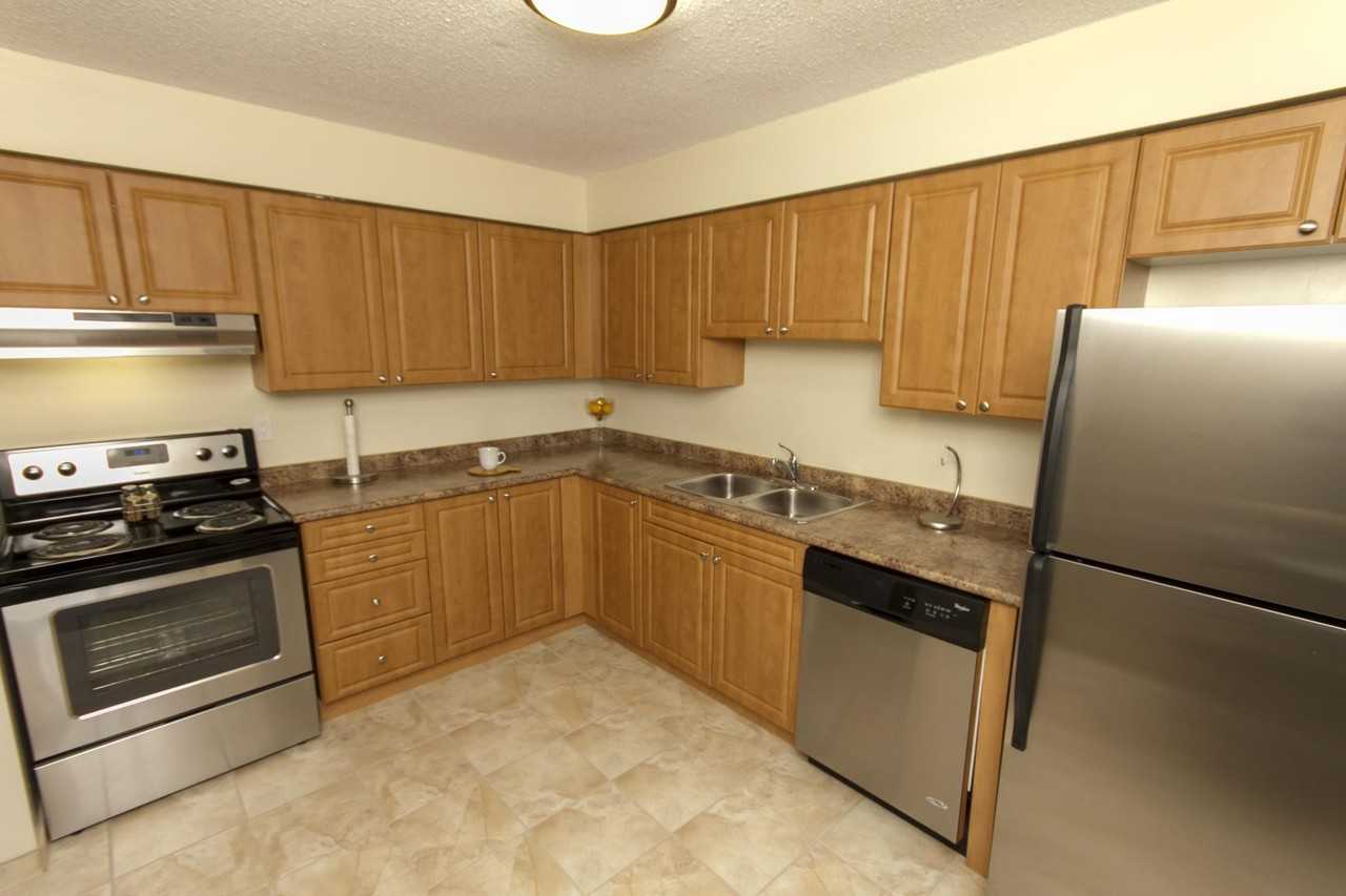 82 Ridout Street South - Photo 2 of 12