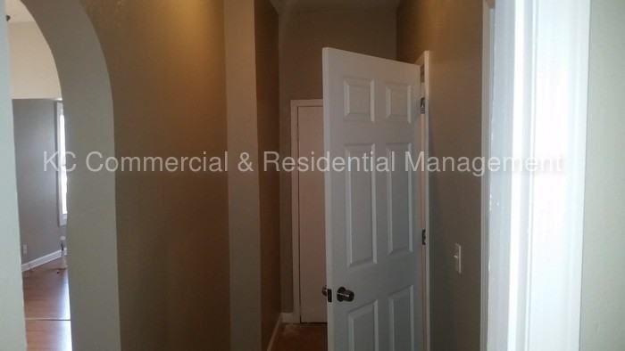 6214 E 14 St - Photo 3 of 19