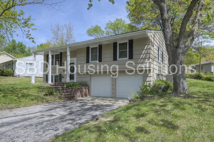 5219 Cottage Ave - Photo 3 of 28