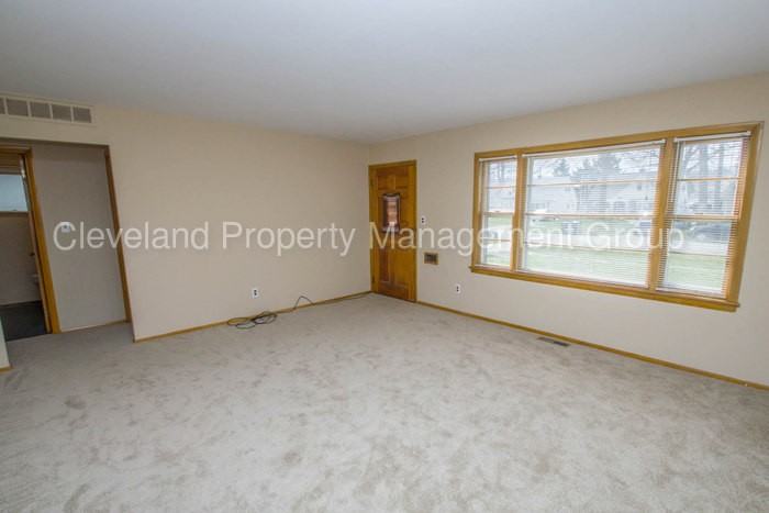 24008 Knickerbocker Rd - Photo 2 of 23