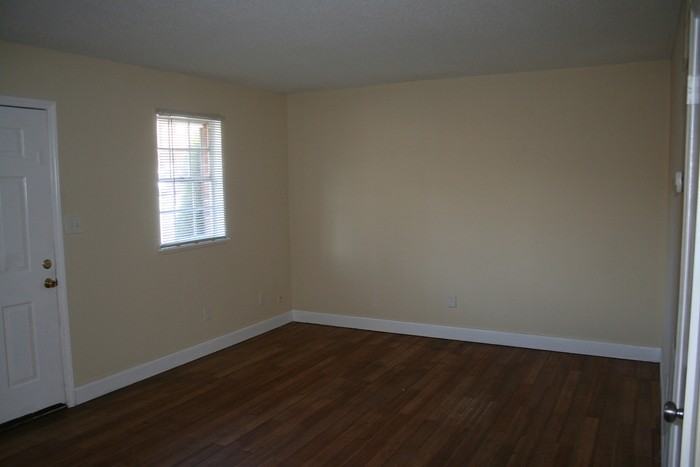 113 Florence St #04 - Photo 2 of 11