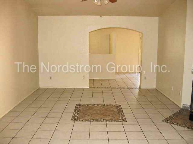 2792 W Firebrook Rd - Photo 2 of 7