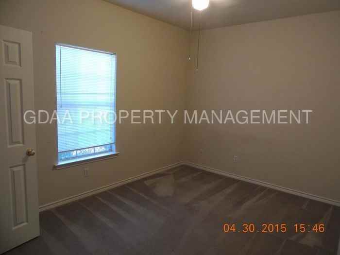 1309 Laurel Glen Blvd - Photo 2 of 9