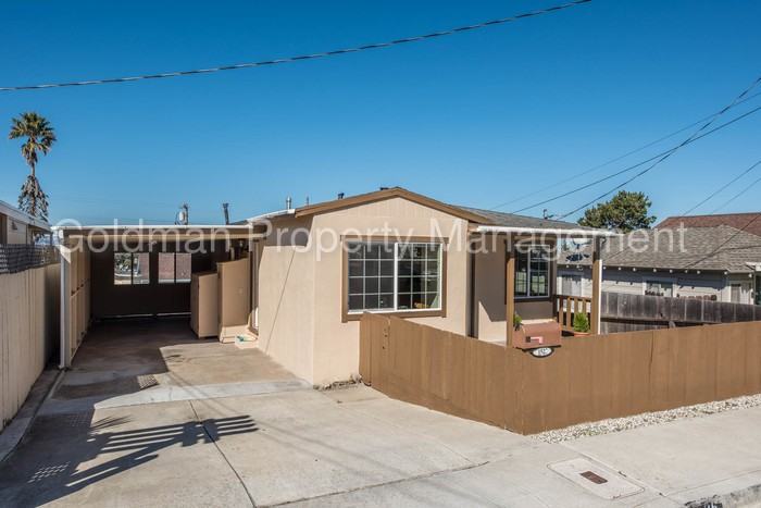 1525 Luxton St - Photo 3 of 15