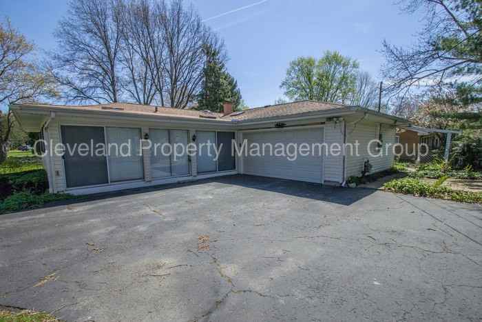 9175 Cherokee Run - Photo 3 of 30