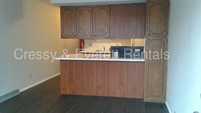937 S 3rd St - Photo 2 of 10