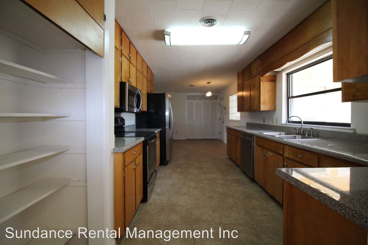 15 Longwood Dr - Photo 3 of 16