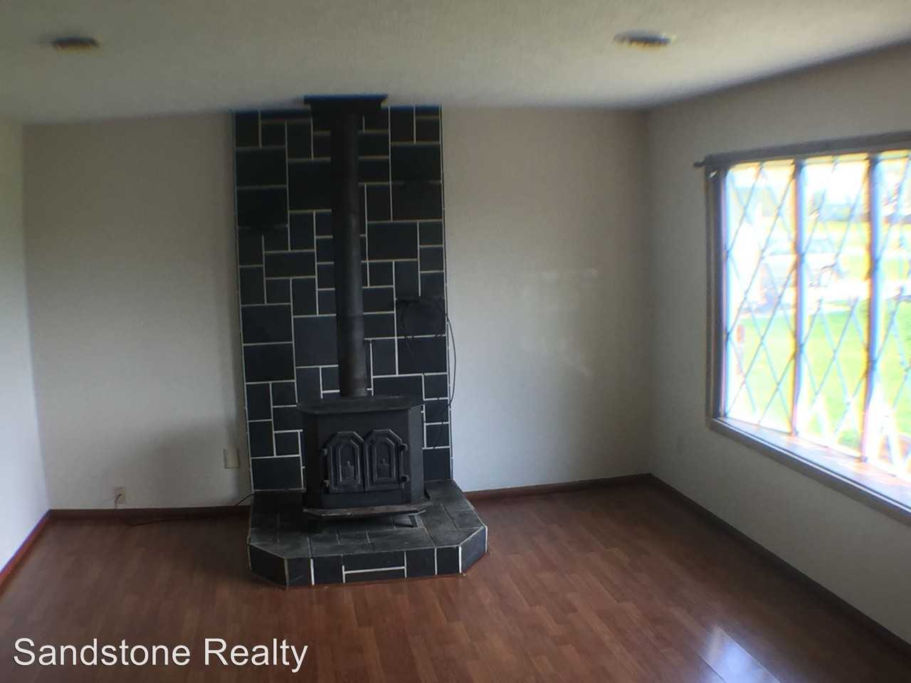 42188 Meadow Ln - Photo 3 of 21