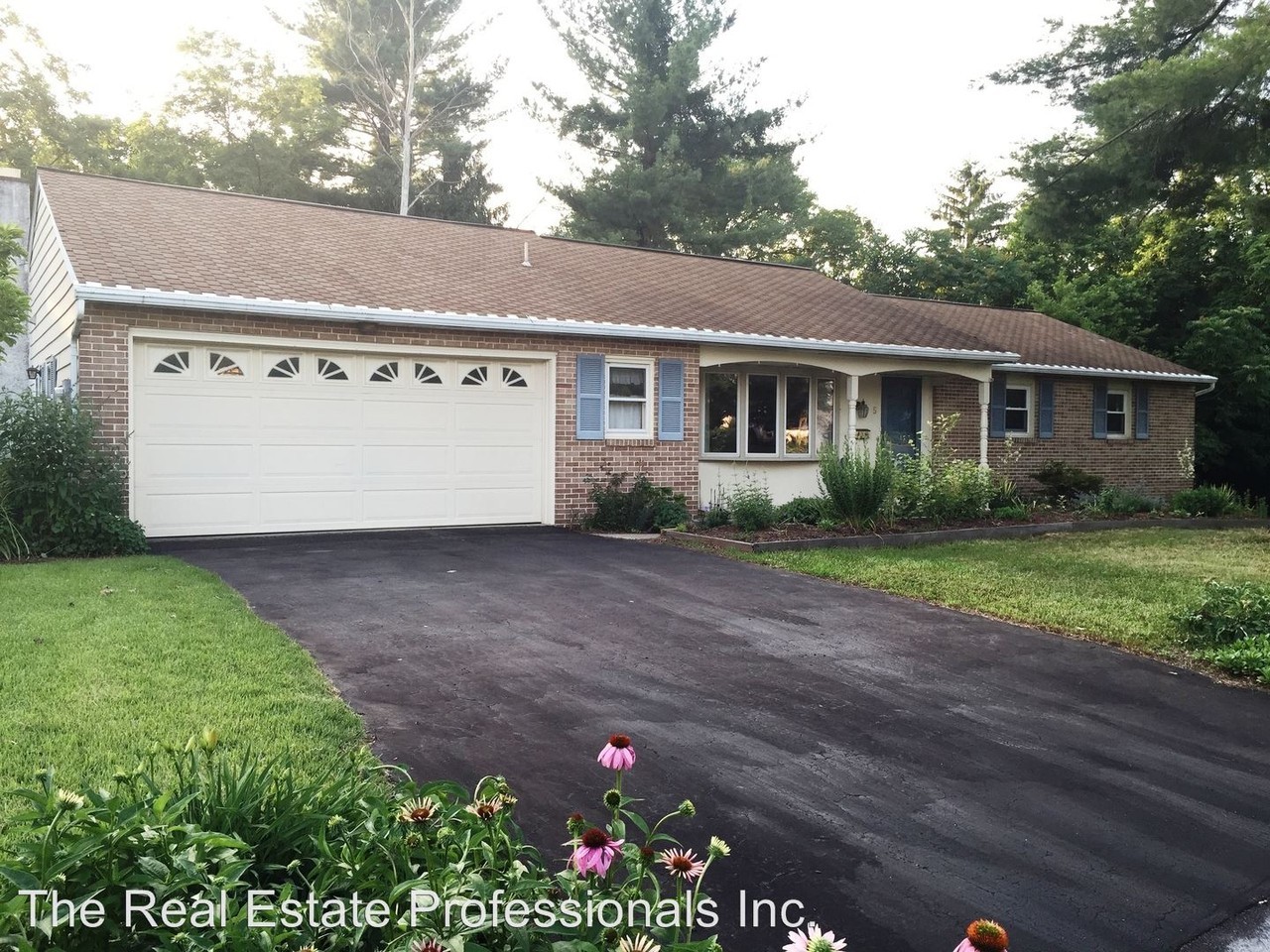 5 Dogwood Dr - Photo 2 of 20