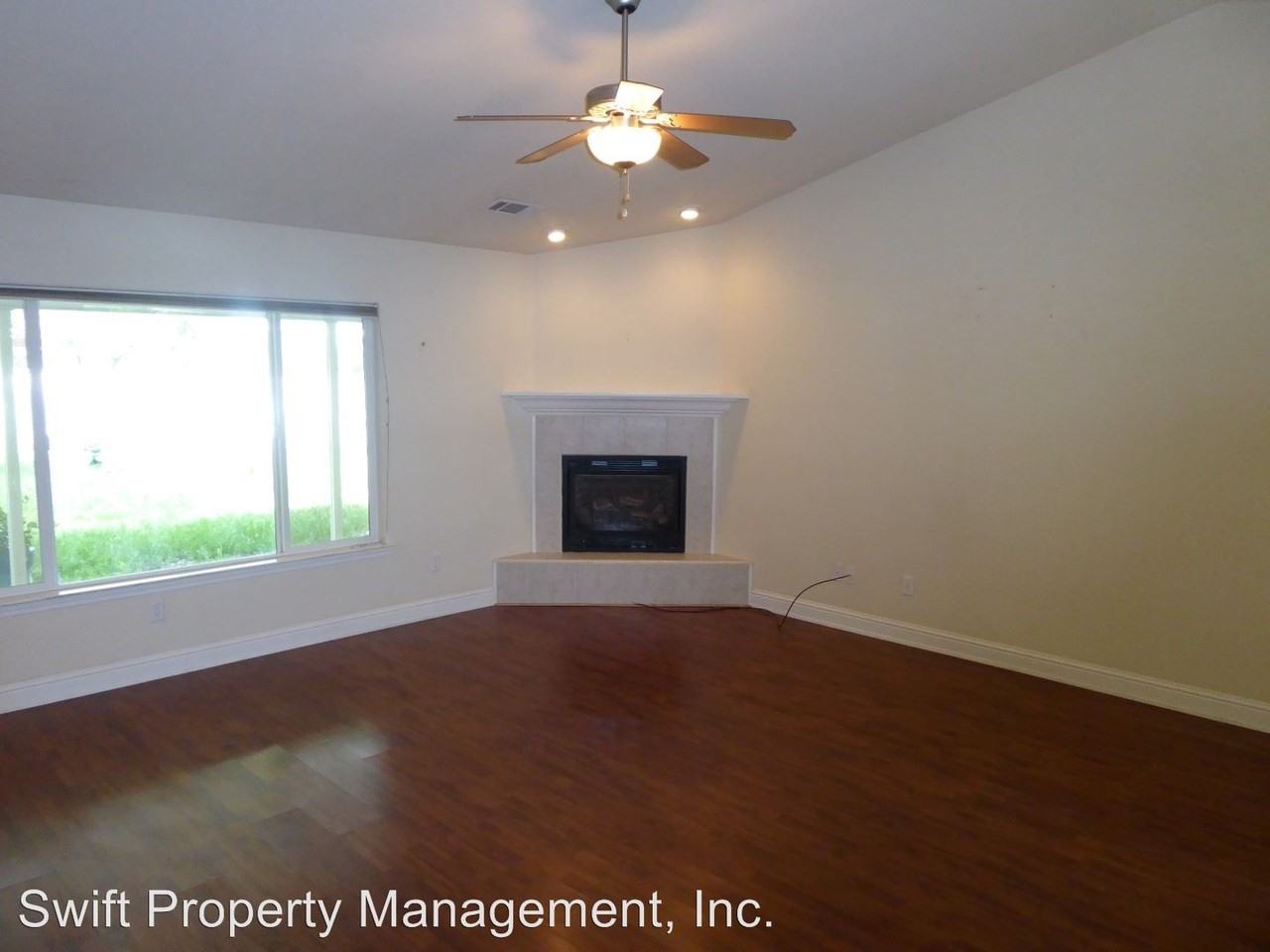 19895 Big Bend Dr - Photo 2 of 12