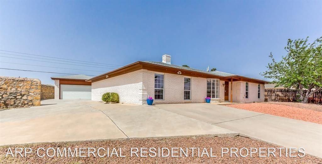 1301 Vista De Oro Dr - Photo 3 of 33