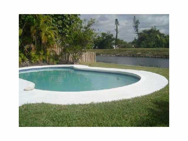 7824 NW 66th Terrace - Photo 2 of 9