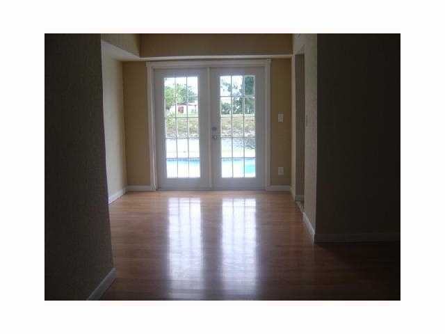 7824 NW 66th Terrace - Photo 3 of 9