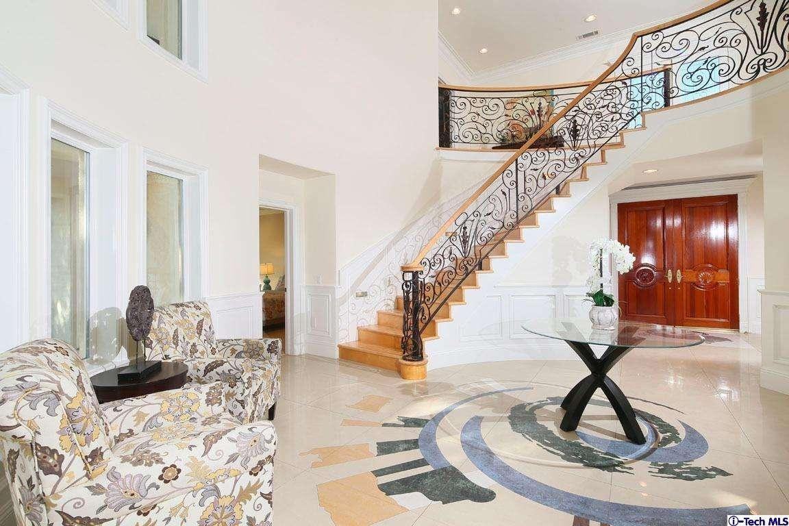 466 Woodward Blvd - Photo 3 of 38