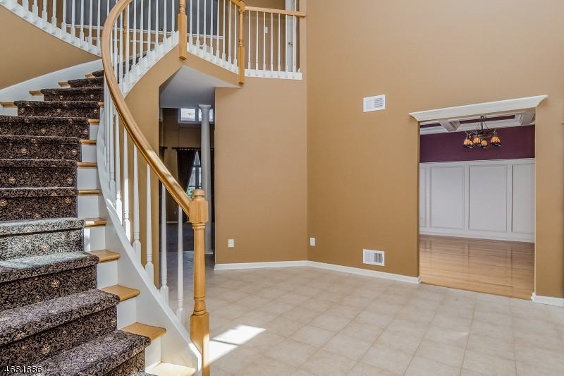 4 Four Seasons Dr - Photo 3 of 25