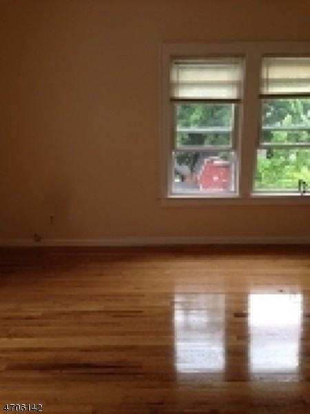 316 Division St - Photo 3 of 8