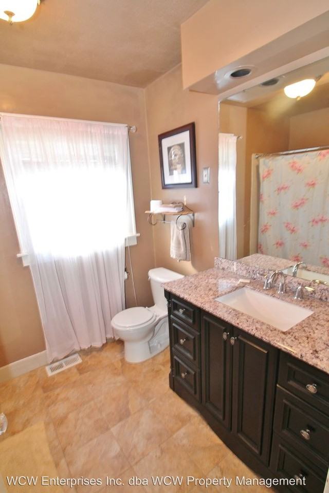 1279 SW Pembroke Ln - Photo 2 of 23