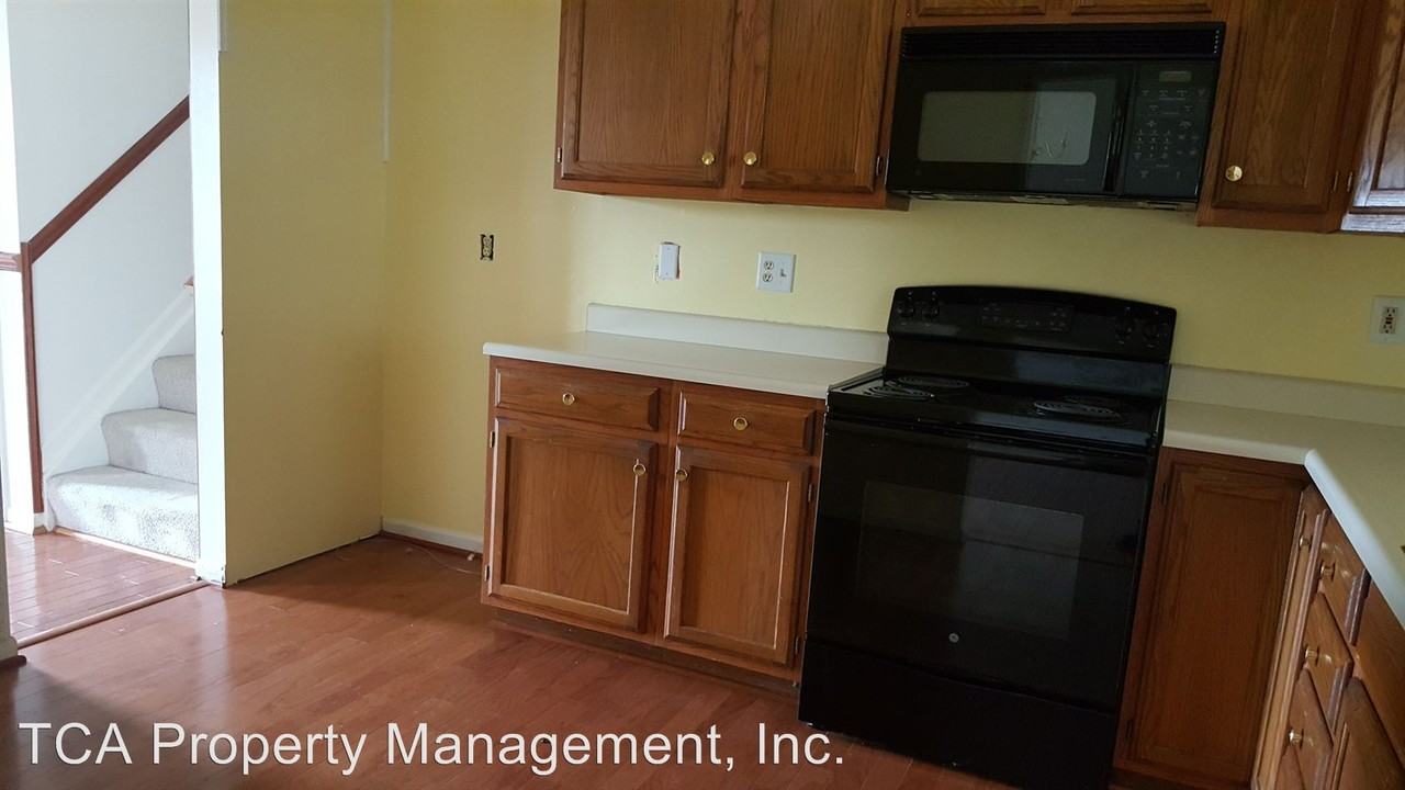 1217 Magness Ct - Photo 2 of 17