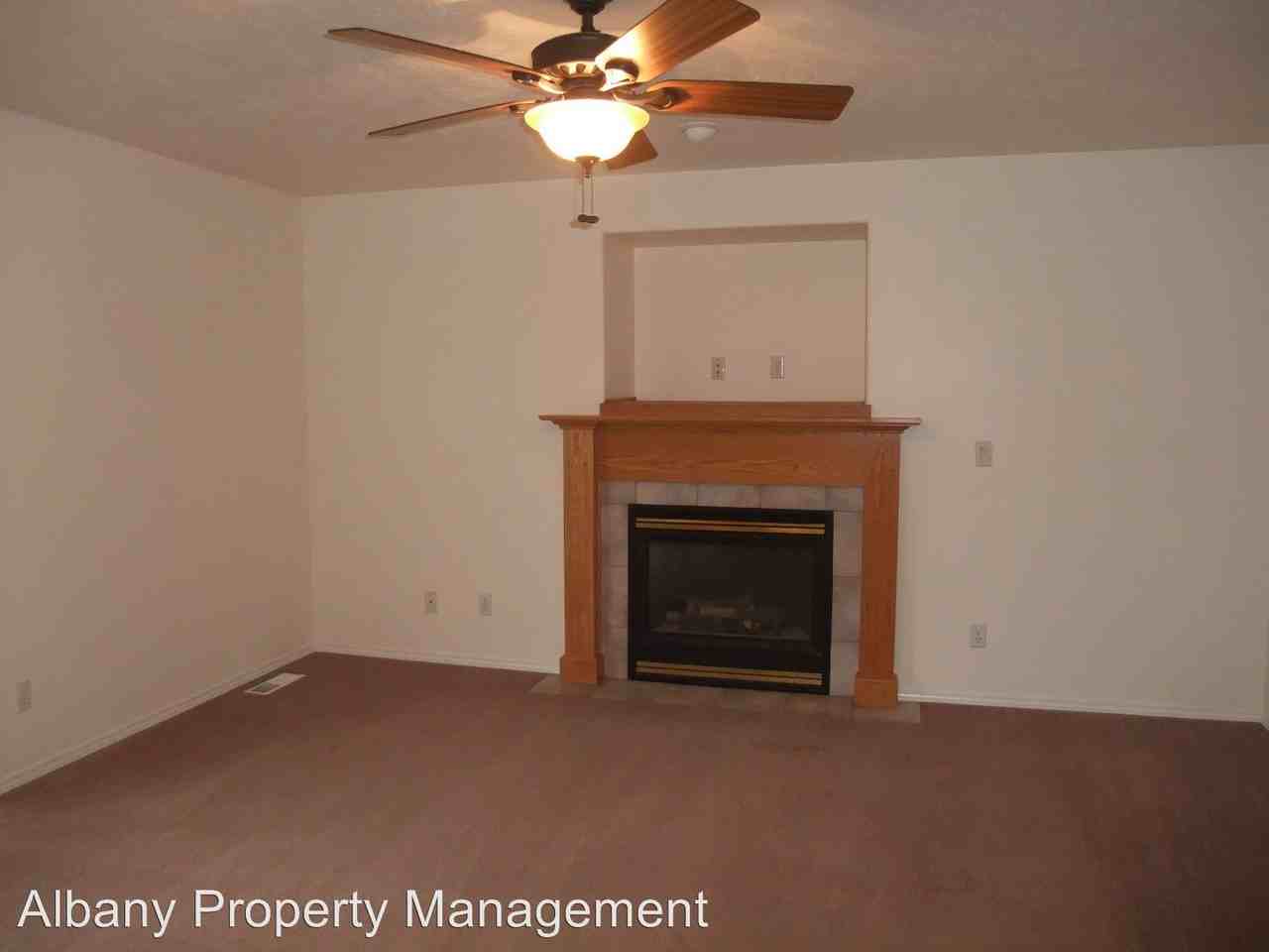 4837 Carolina Ave NE - Photo 3 of 16