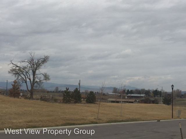 1098 Redbud Cir - Photo 2 of 14