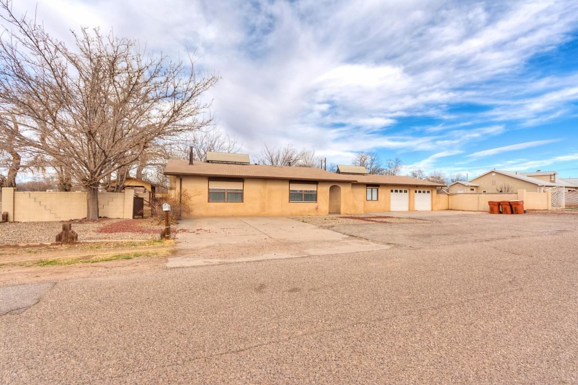 140 El Valle Serrano - Photo 2 of 40