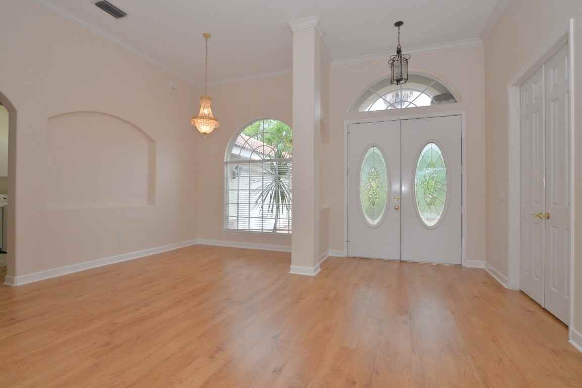 249 Saddleworth Pl - Photo 3 of 17