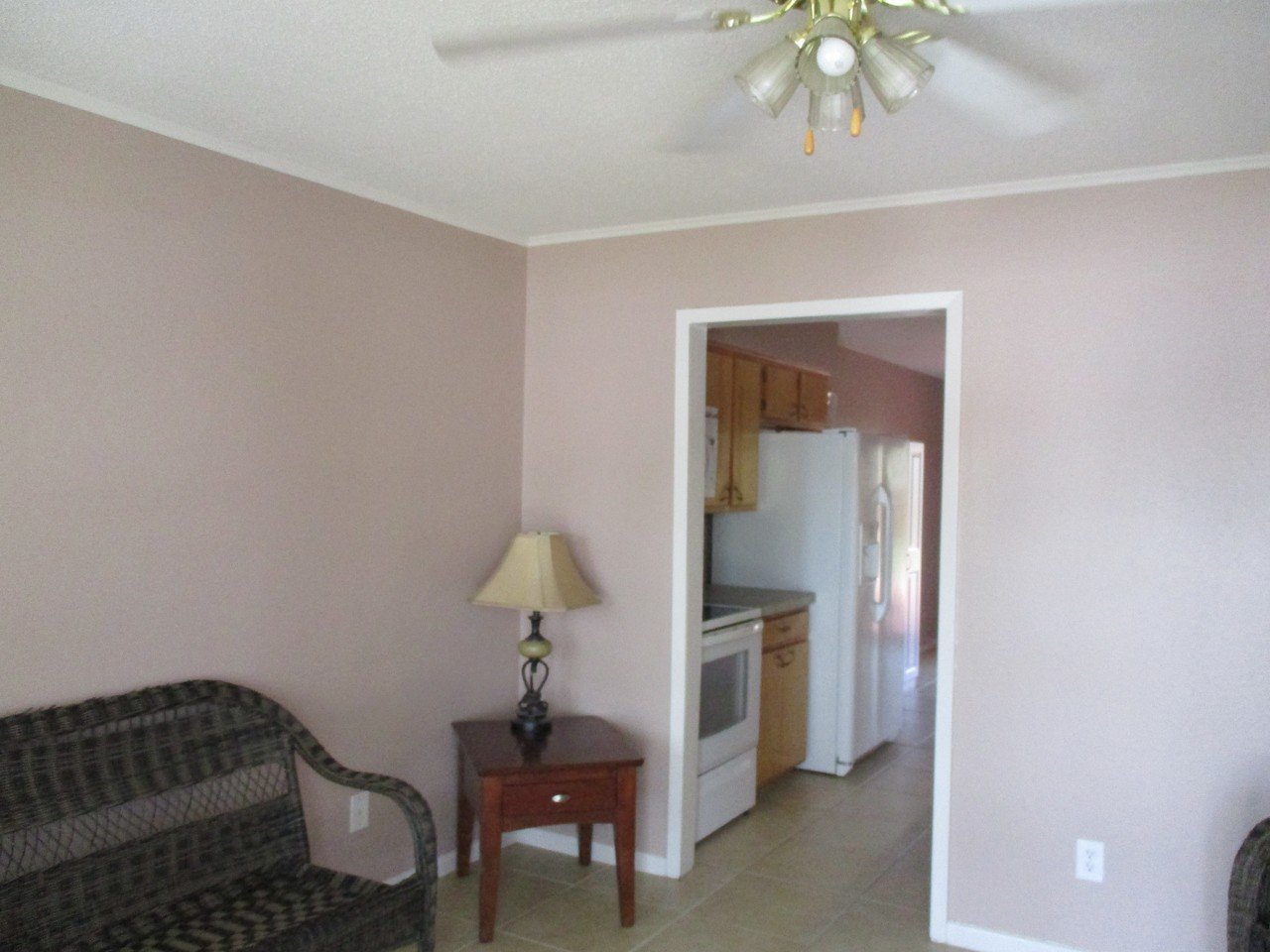 1027 S 10th St - Photo 3 of 14