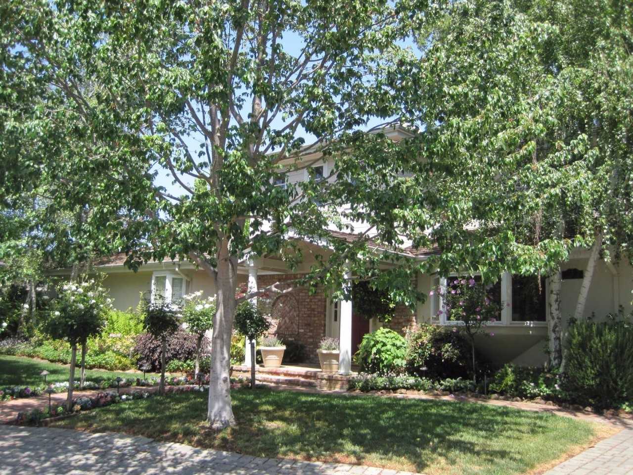 3 Helen Pl - Photo 2 of 15