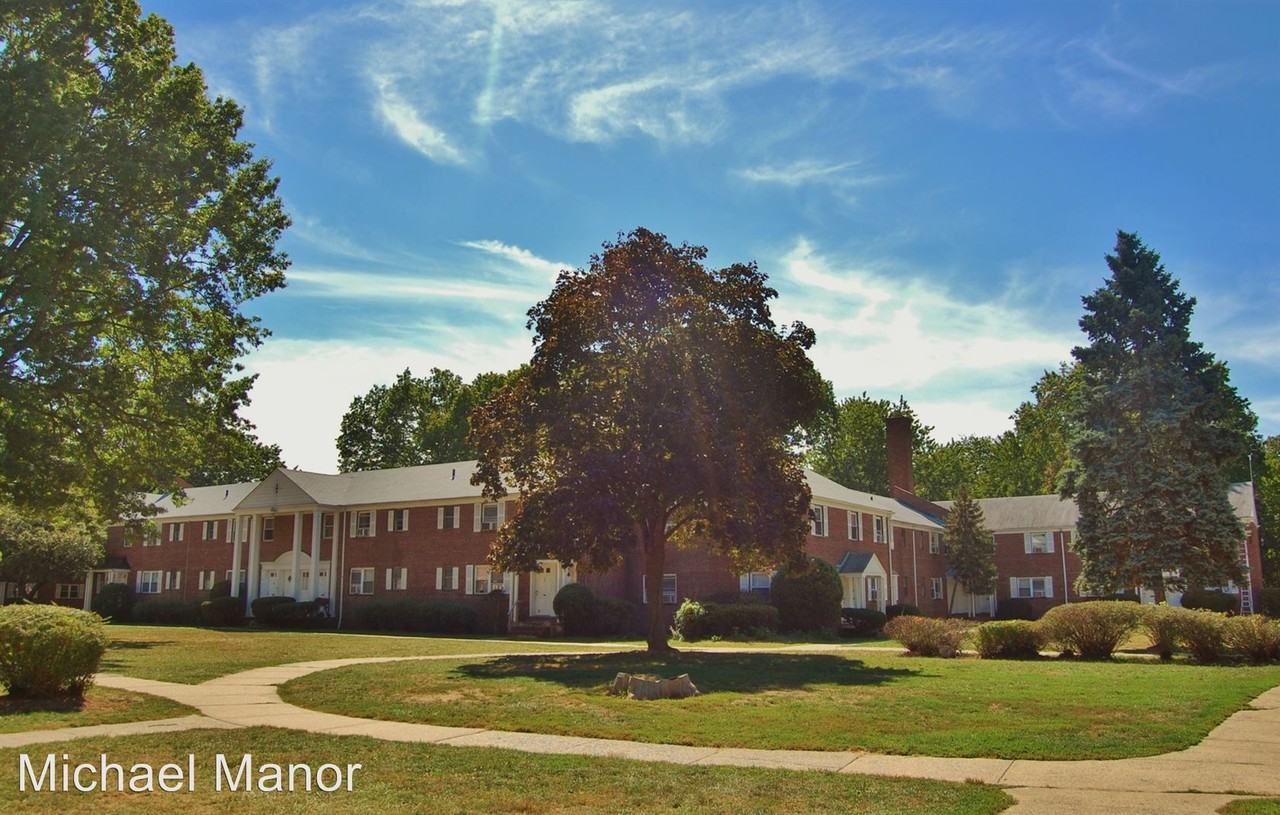 802 E Front St - Photo 3 of 8