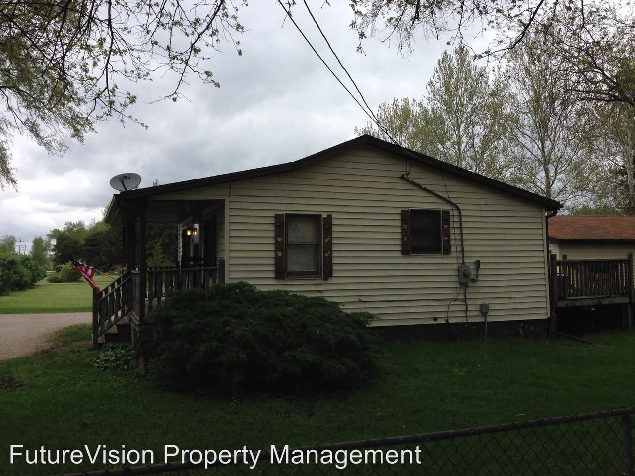983 N Division St - Photo 2 of 5