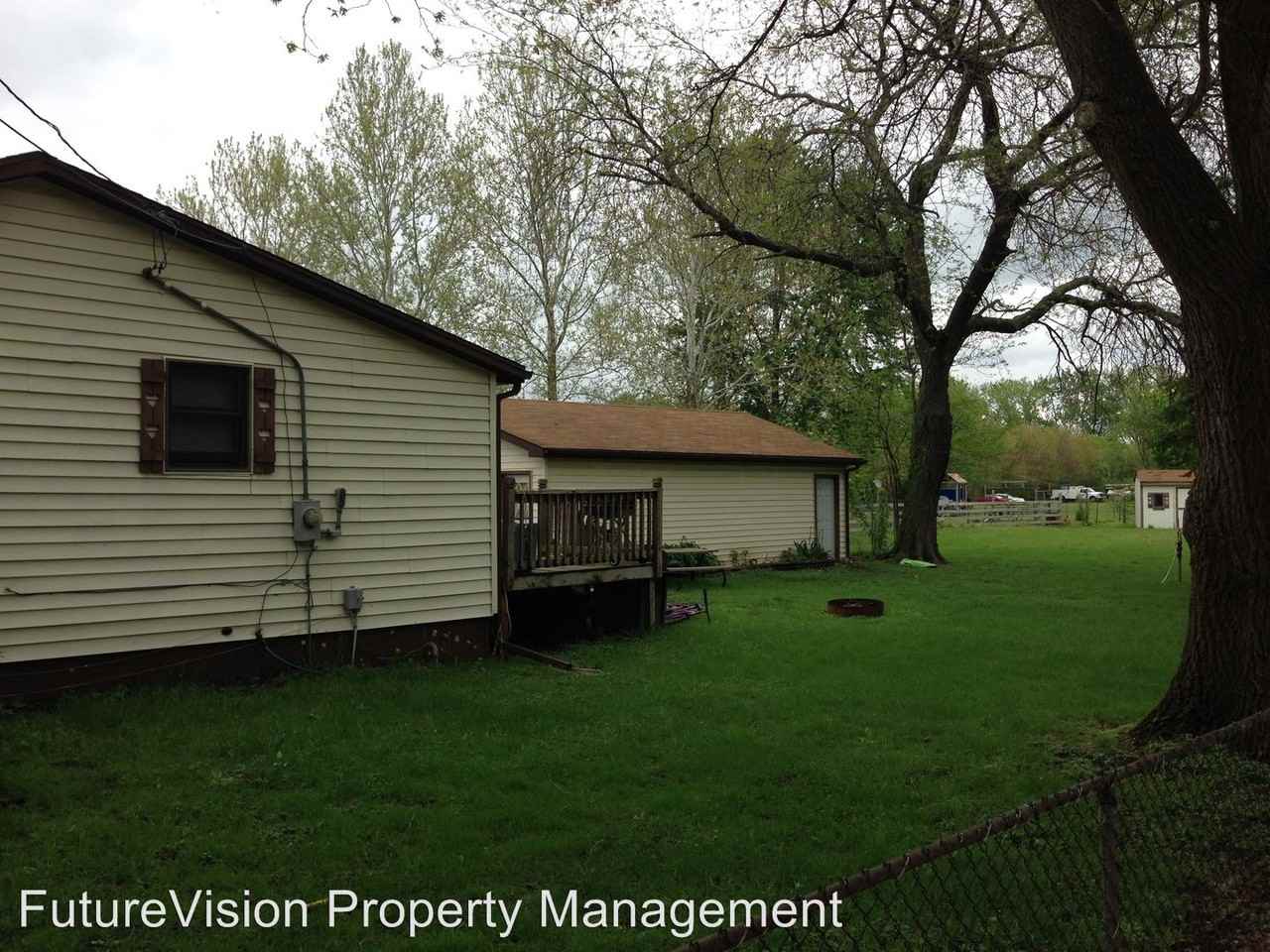 983 N Division St - Photo 3 of 5