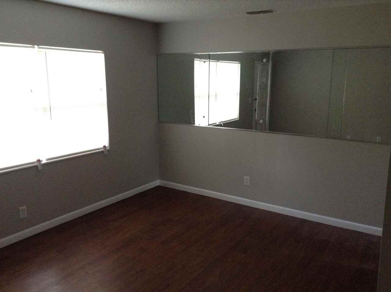 10401 Shalimar St - Photo 3 of 7