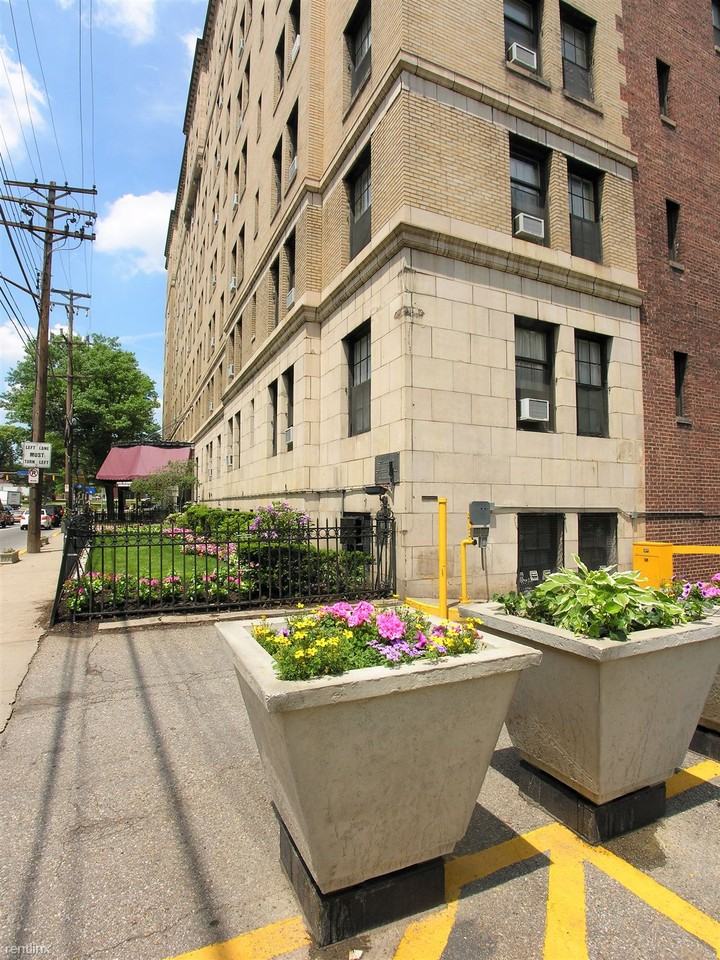 Arlington - Photo 3 of 37