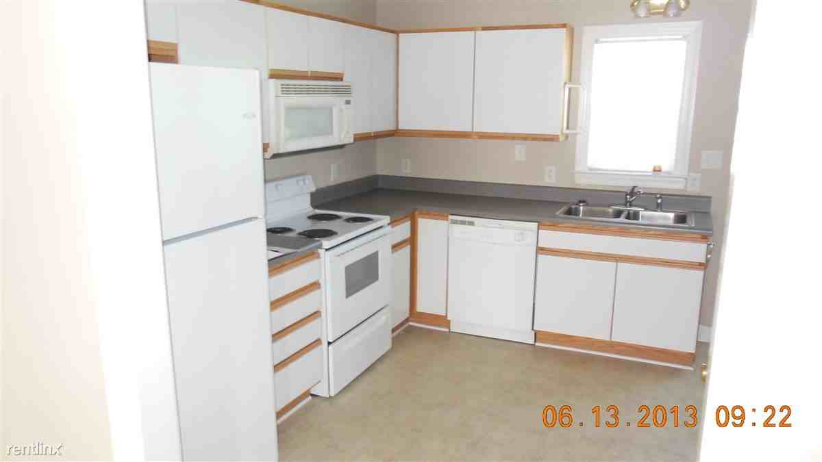 South  Country Duplex - Photo 3 of 3