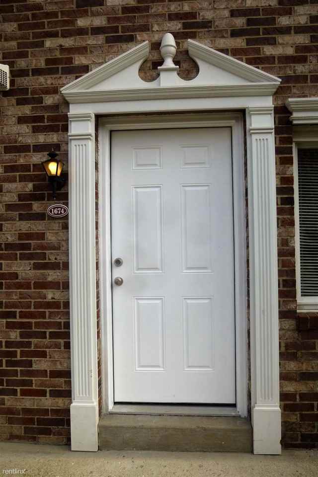 Creekview Gardens Townhomes Apartments 1666 Relative Dr, Verona, PA