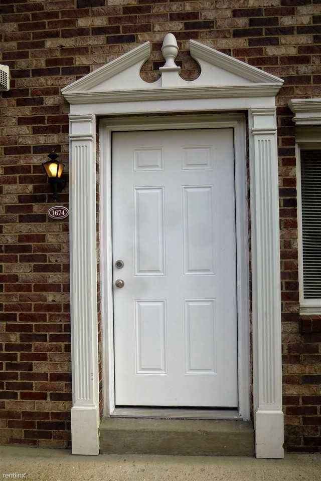 Creekview Gardens Townhomes Apartments 1666 Relative Dr, Verona, PA