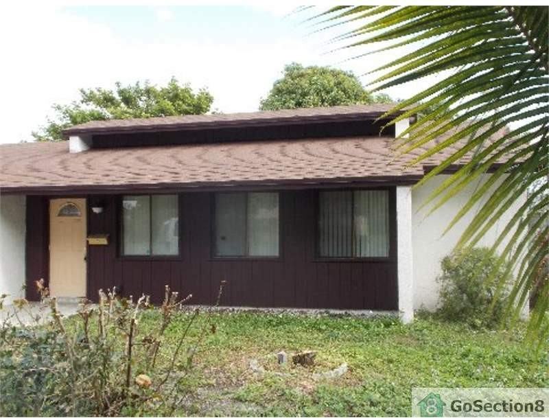 324 S Chillingworth Dr - Photo 2 of 17