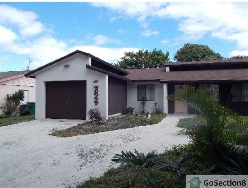 324 S Chillingworth Dr - Photo 3 of 17