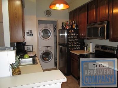 3321 Sir Thomas Dr - Photo 2 of 13