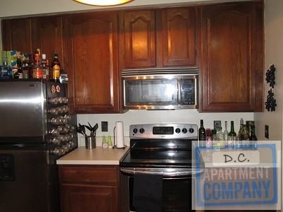 3321 Sir Thomas Dr - Photo 3 of 13