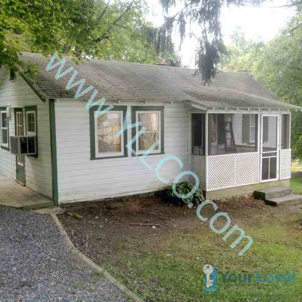 107 Maple Ave - Photo 3 of 8