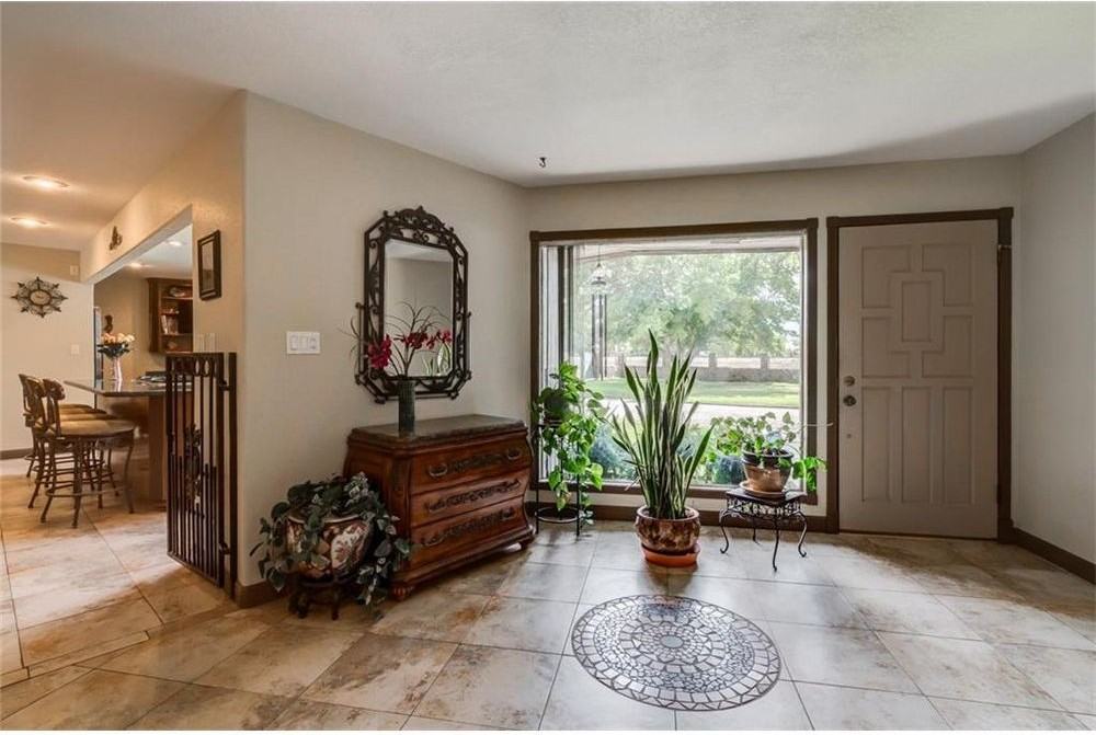 5747 Montoya Dr - Photo 3 of 23