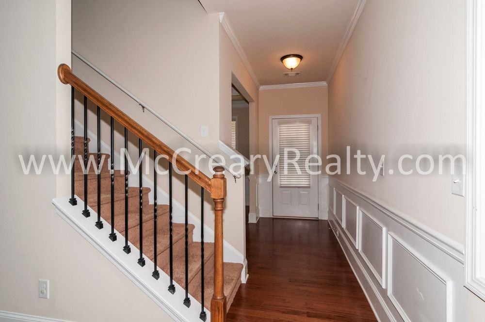 243 Shaw Dr - Photo 3 of 4