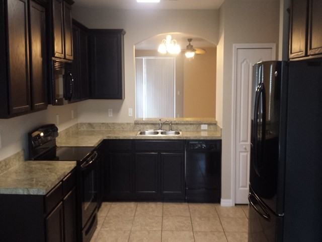 12913 Regiment Dr - Photo 3 of 10