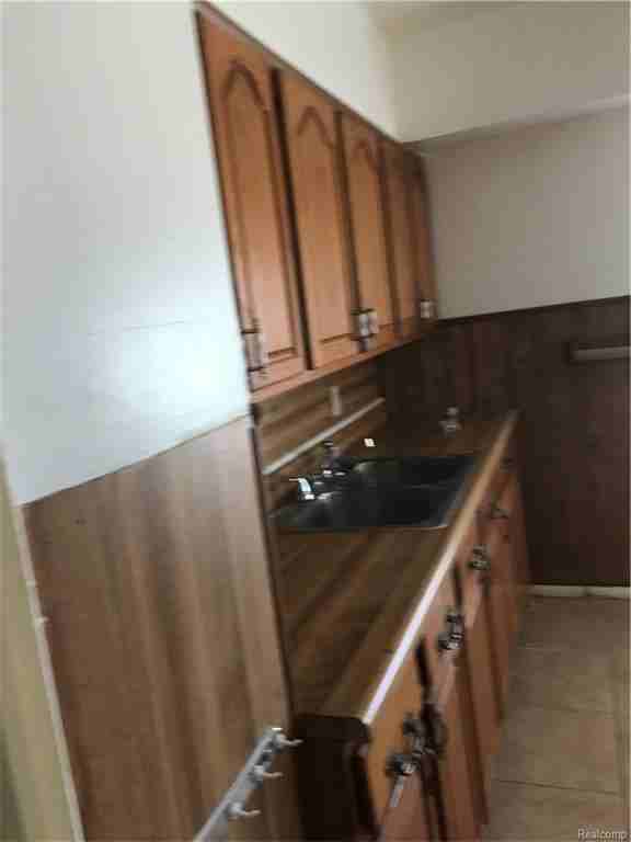 19100 Harman St - Photo 3 of 13